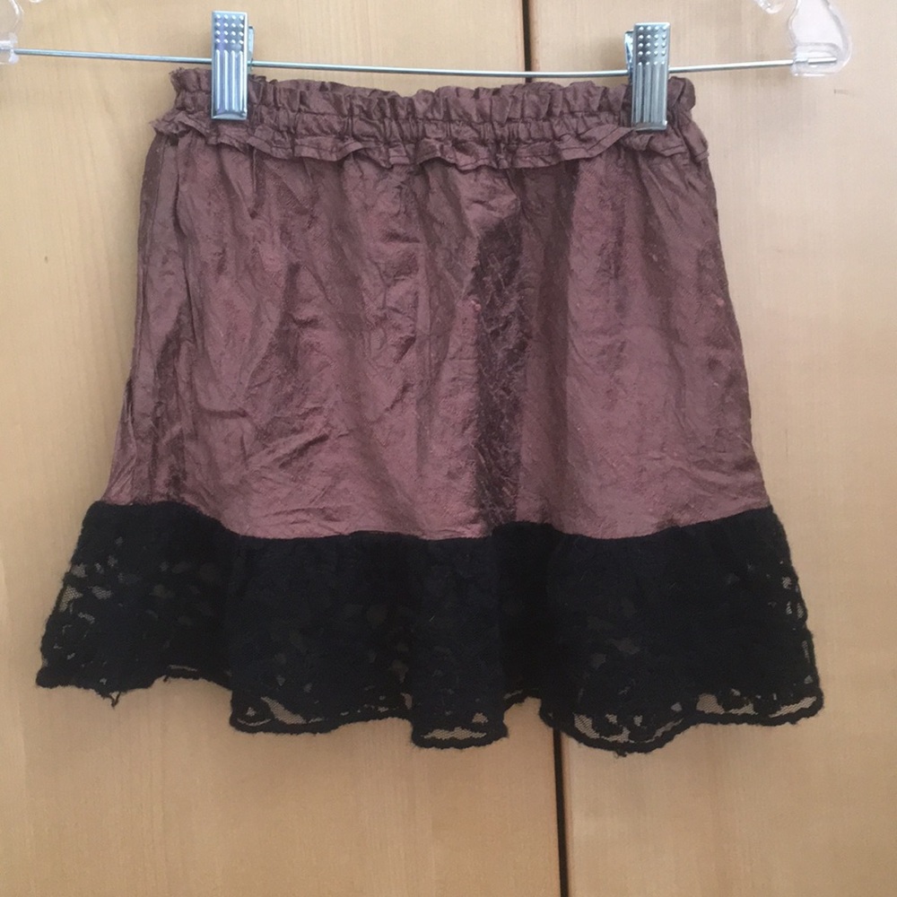 LA design 100% silk body and lace trim mini skirt.